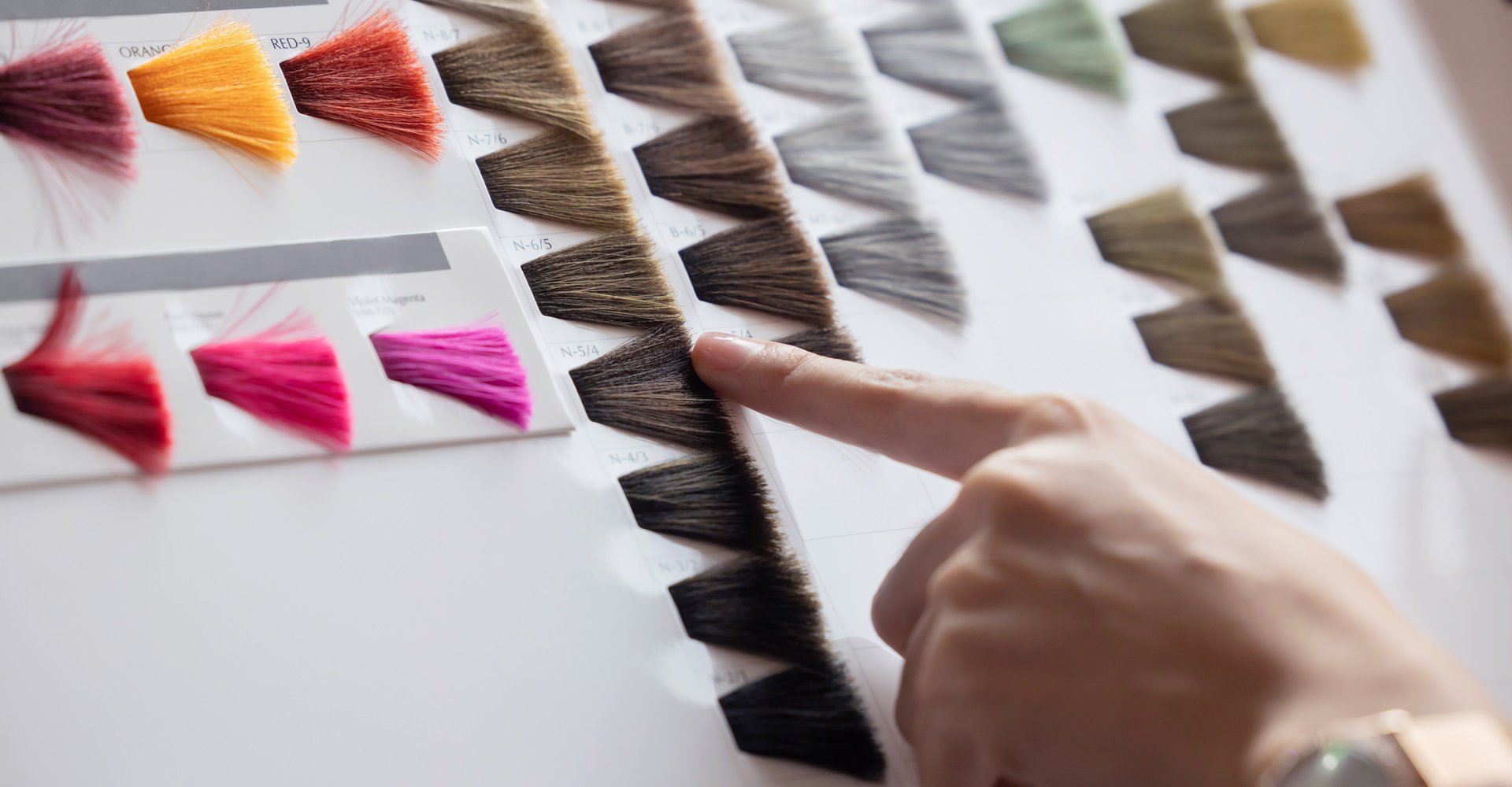 tabela de cores de cabelo com tons variados